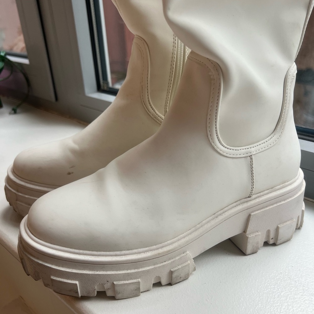 Rubber knee high boots - Picture 3 of 7